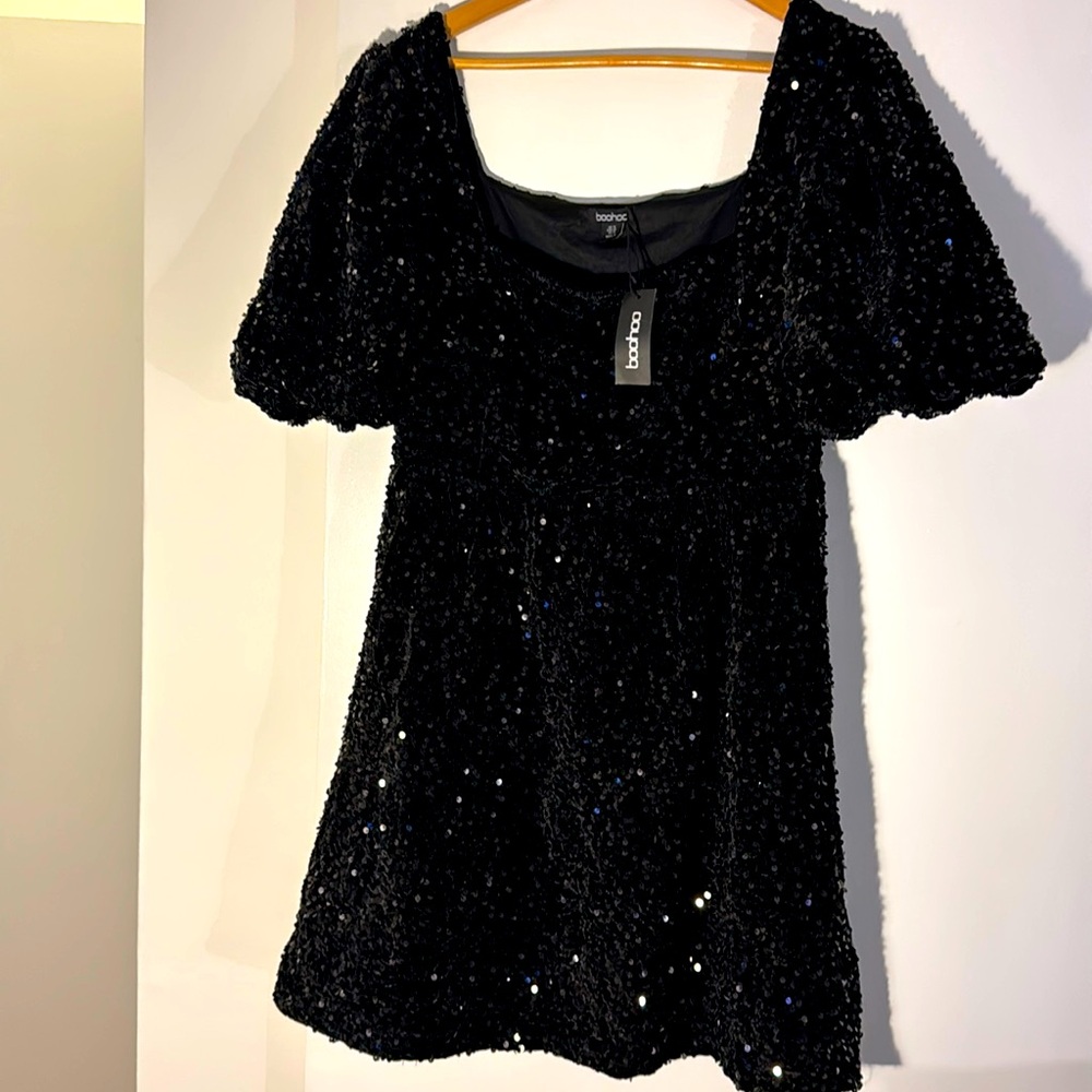 Brand new fancy Boohoo black dress for that special occasion 🖤